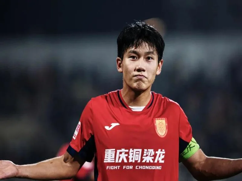 向余望社媒庆祝：重庆❤️中超回来了！